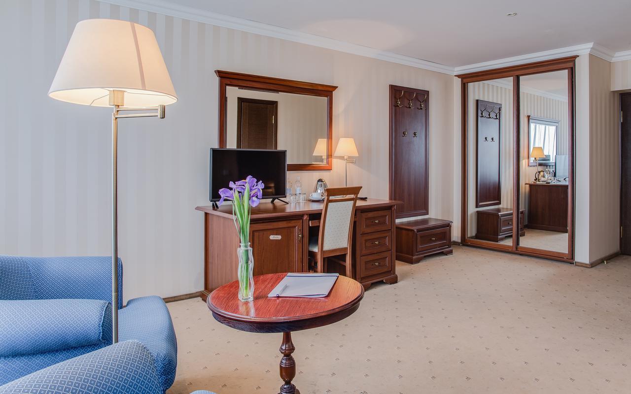 Intourist Hotel Zaporizhia Buitenkant foto