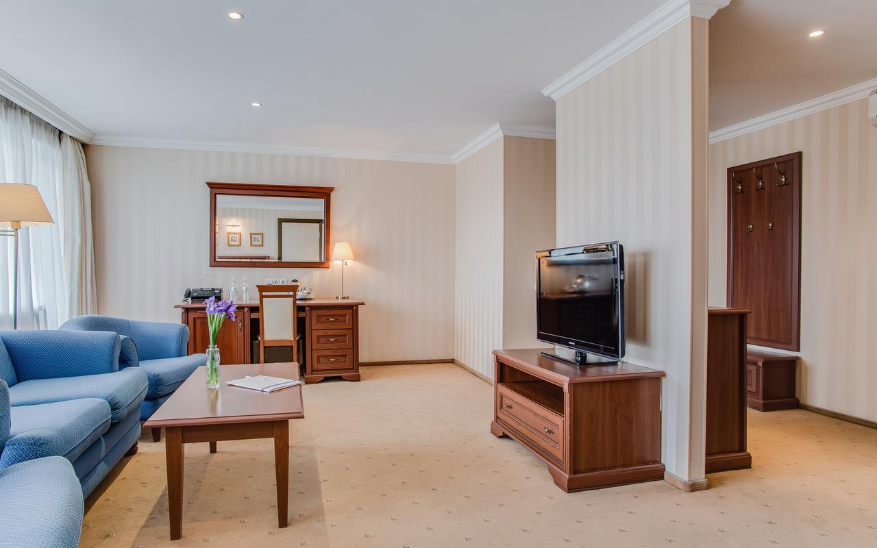 Intourist Hotel Zaporizhia Buitenkant foto