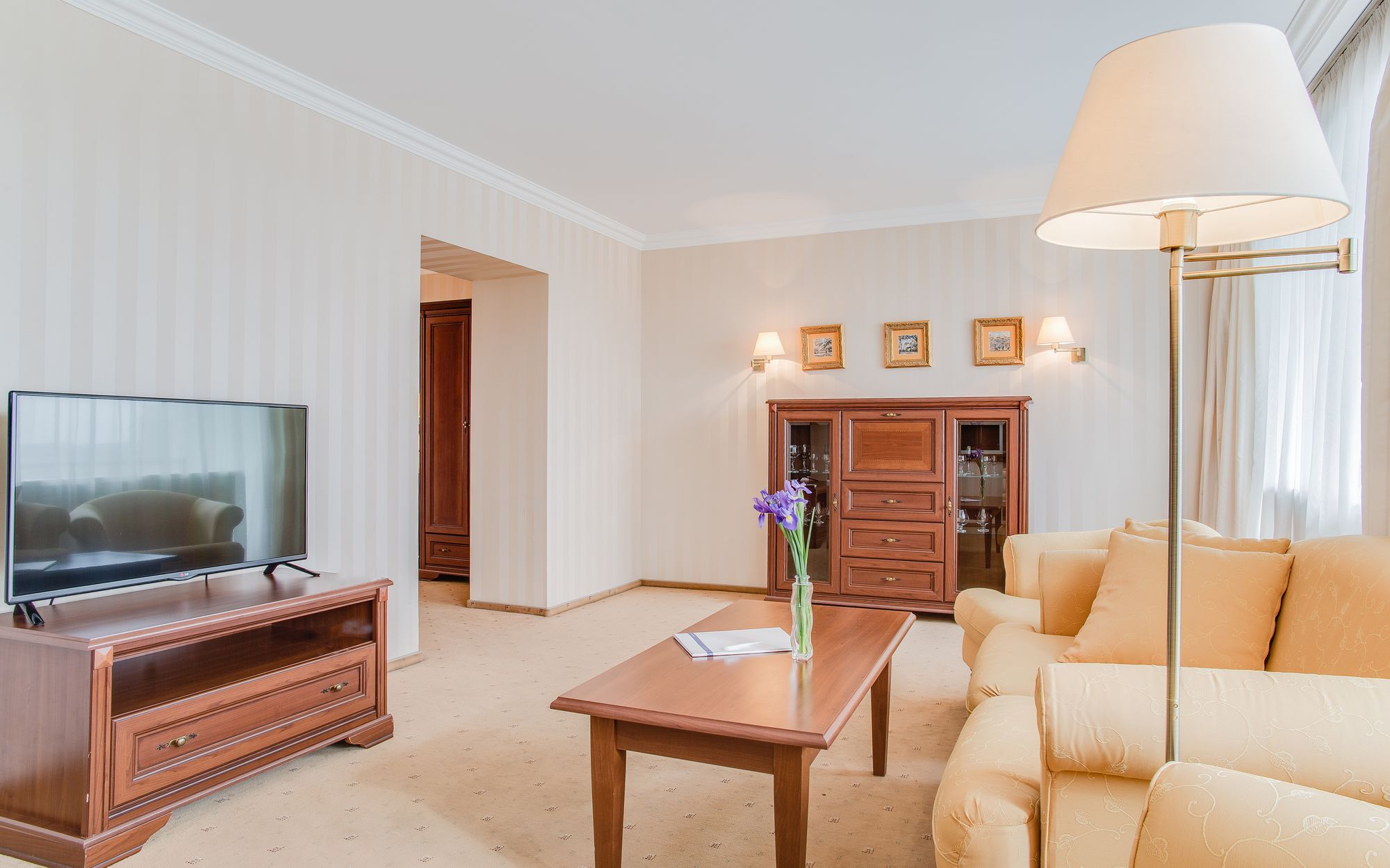 Intourist Hotel Zaporizhia Buitenkant foto